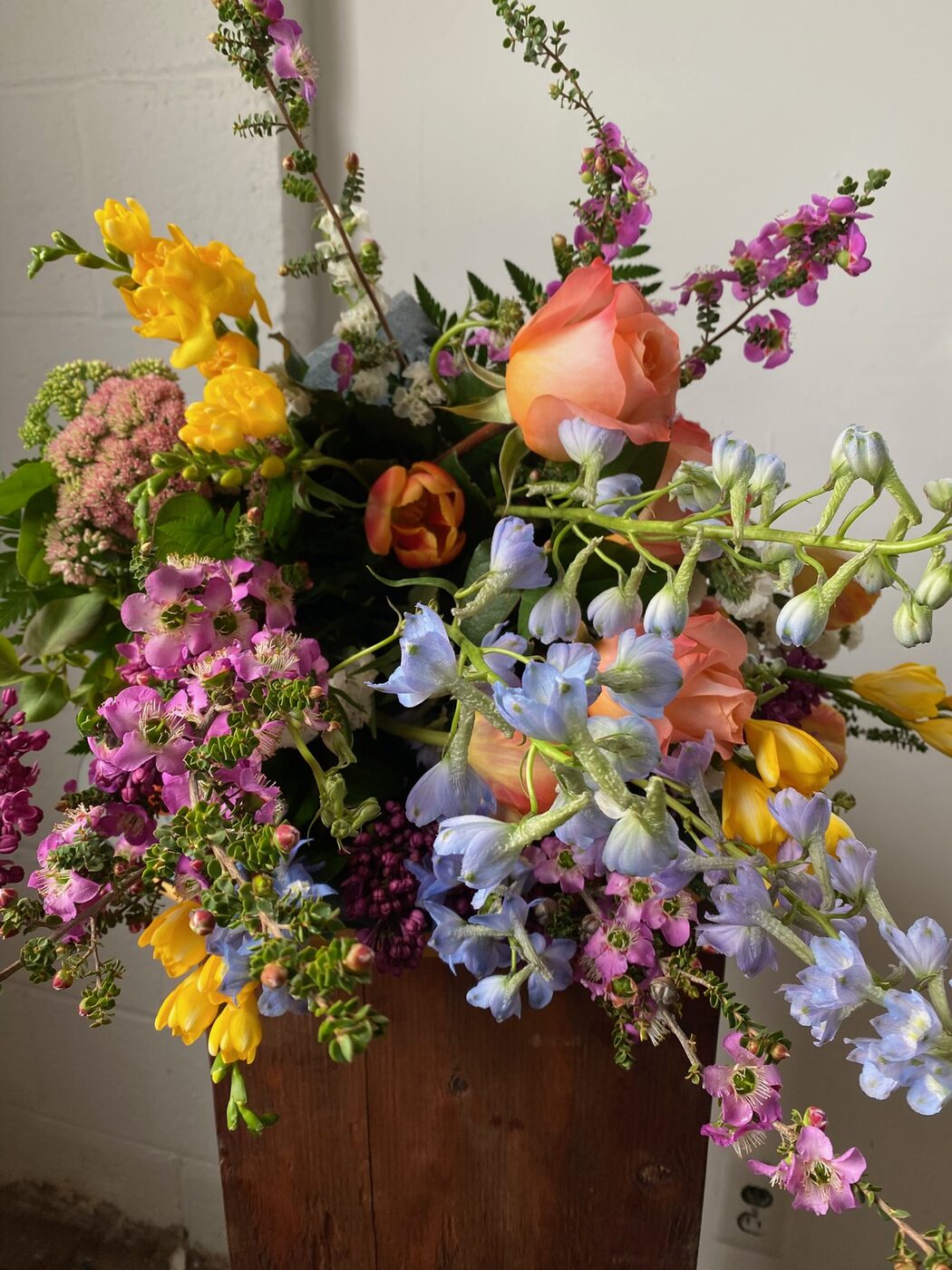Sculptural seasonal floral arrangement by Margit Holakoui Florist